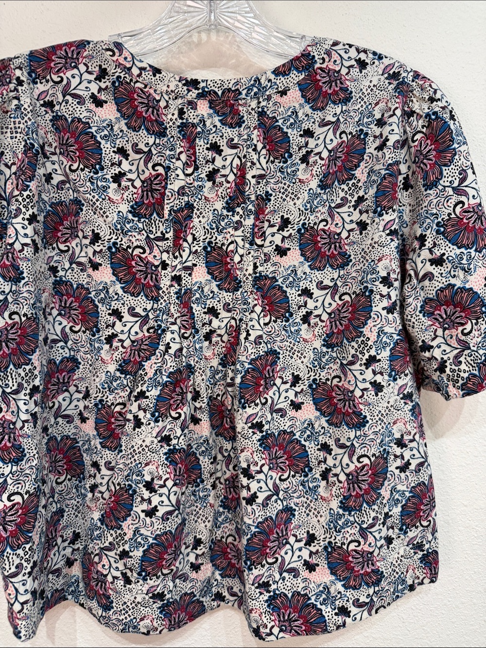 Evereve  floral peasant blouse size medium - Picture 4 of 10